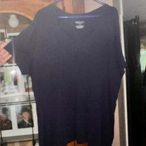 Women’s Navy 2X Top. MUST BE BUNDLED